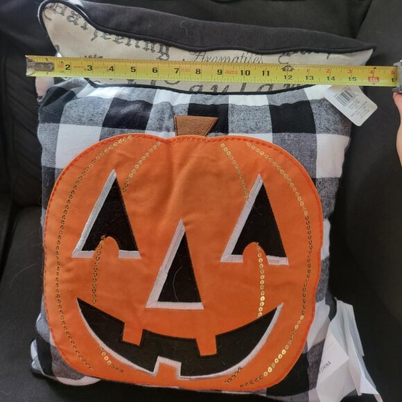 Pumpkin Pillow Halloween - Picture 3 of 3